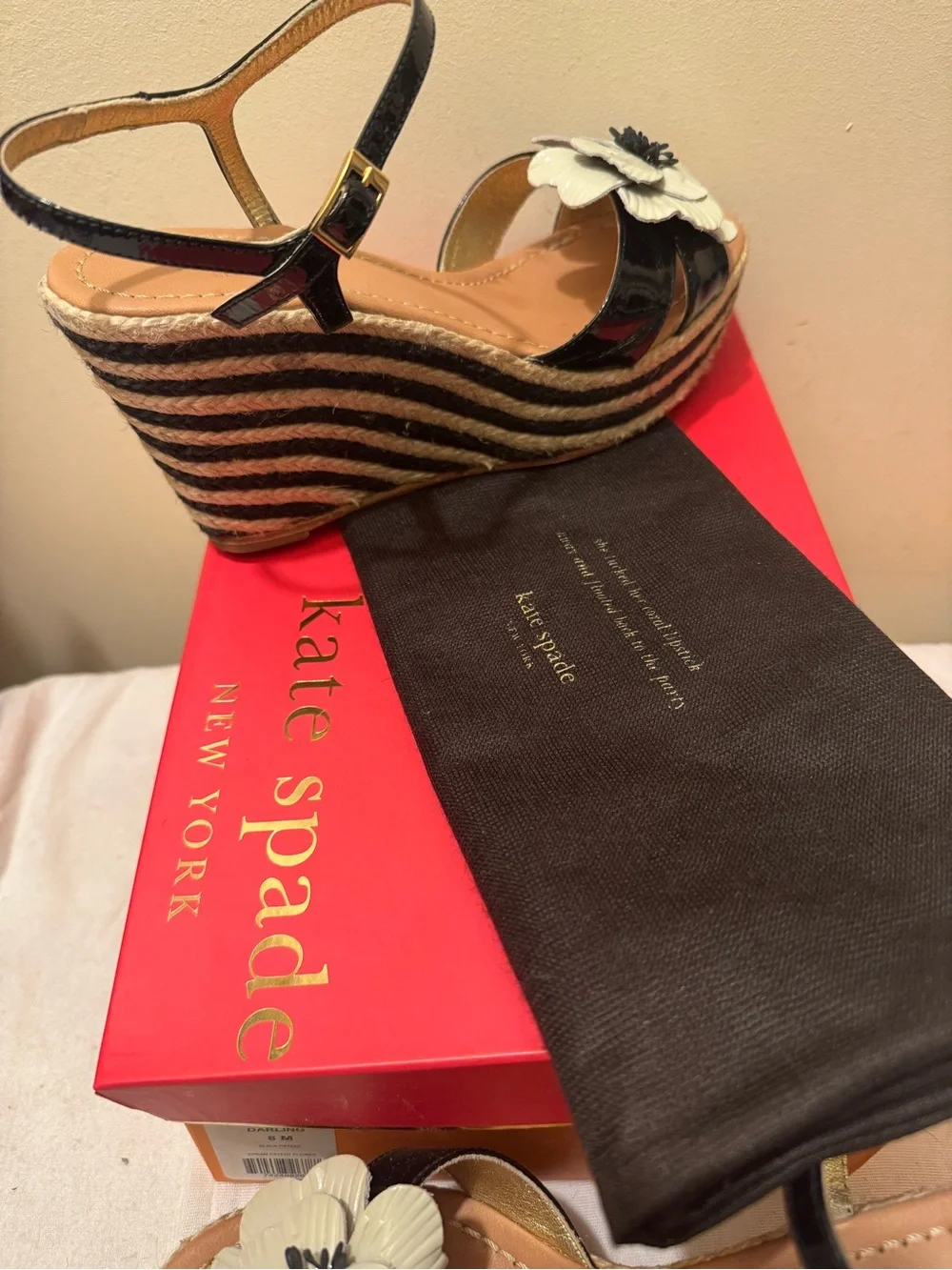 Vintage 2011 Kate Spade Darling Flower Wedge Espadrille Sandals Black Patent EUC